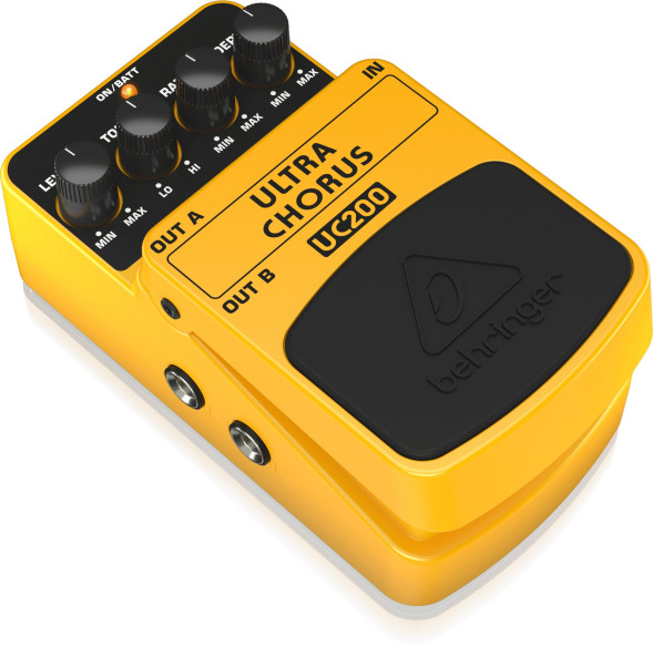 Гитарная педаль эффектов Behringer UC200