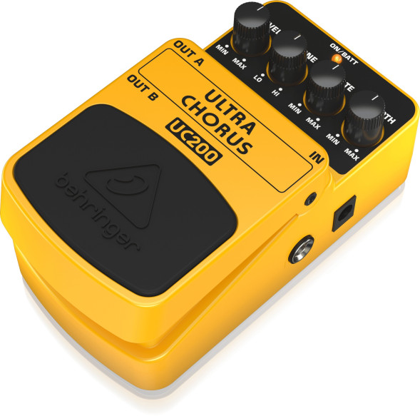 Гитарная педаль эффектов Behringer UC200