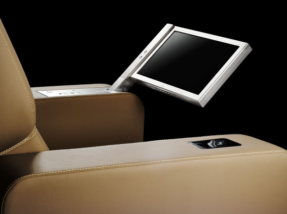 Моторизованный монитор для подлокотника Arthur Holm DynamicChairDisplay AH15DCDHD