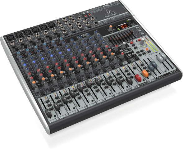 Аналоговый микшерный пульт Behringer XENYX X1832USB