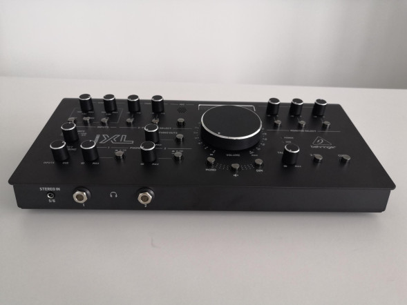 Мониторный контроллер Behringer STUDIO XL